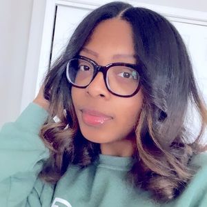 Meet your Posher, Simone